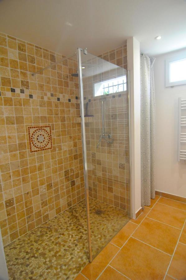 Bed and Breakfast Mas Le Pont des Aubes LʼIsle-sur-la-Sorgue Exterior foto